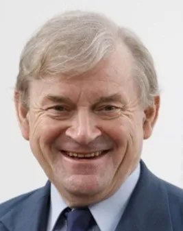 Howard THOMAS